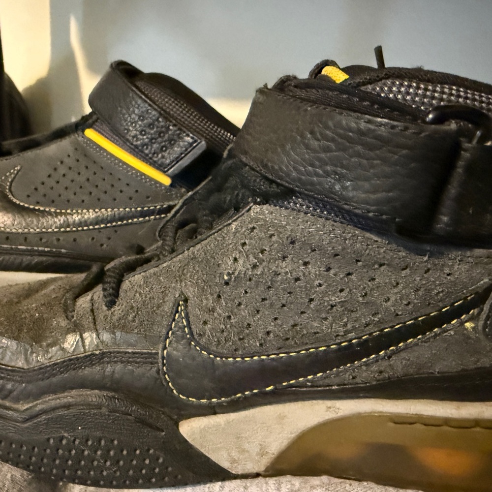 Nike Black and Yellow Men's Sneakers